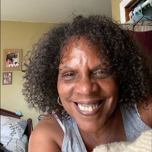 Meet your Posher, Laurie